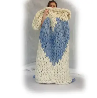 Arm Knitting Kit. Chunky Knit Heart Blanket. Perfect for Beginners. Learn  to Knit With Wool Couture 