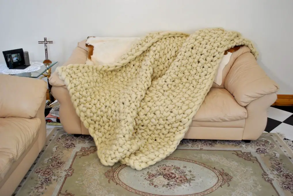HUGE Chunky Knit Blanket Kit (with no shed hack) - Truly Majestic
