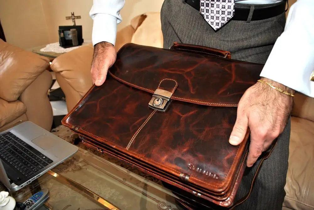 leather briefcase review